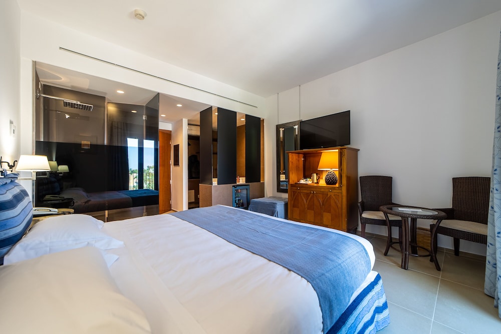 Hotel Alberi del Paradiso — Hotel rooms in Cefalù, Sicily