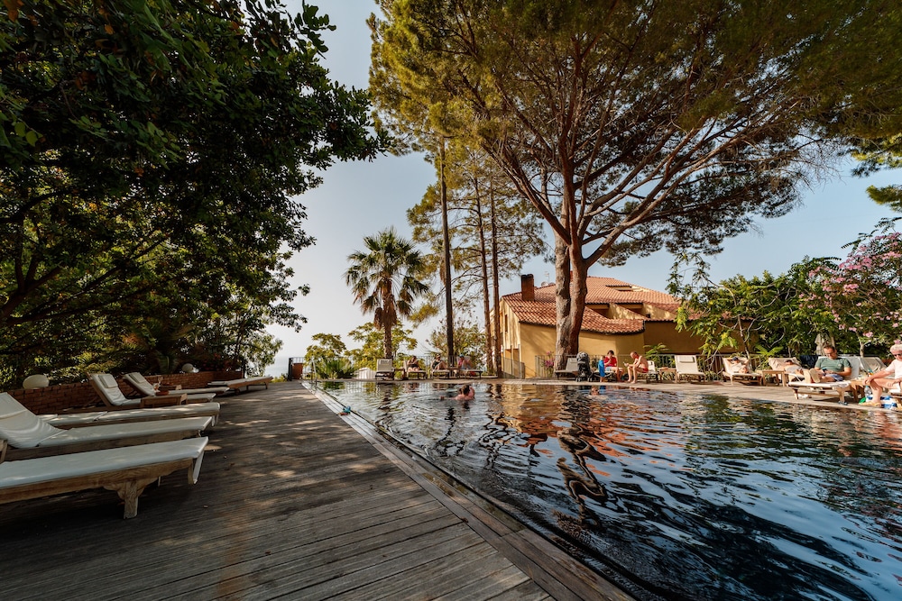 Hotel Alberi del Paradiso — Swimming pool in Cefalù, Sicily