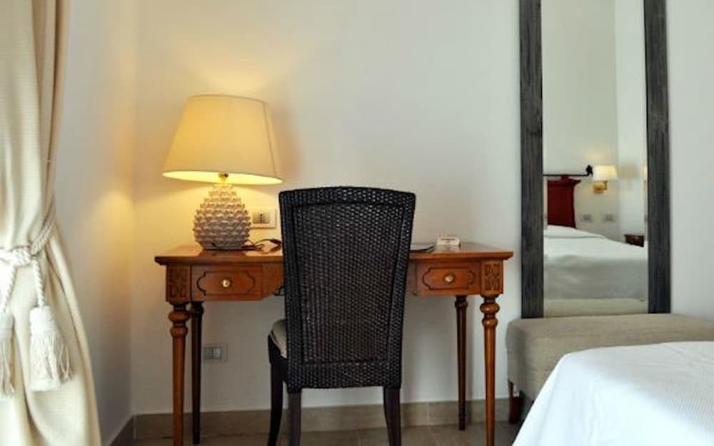 Hotel Alberi del Paradiso — Hotel rooms in Cefalù, Sicily
