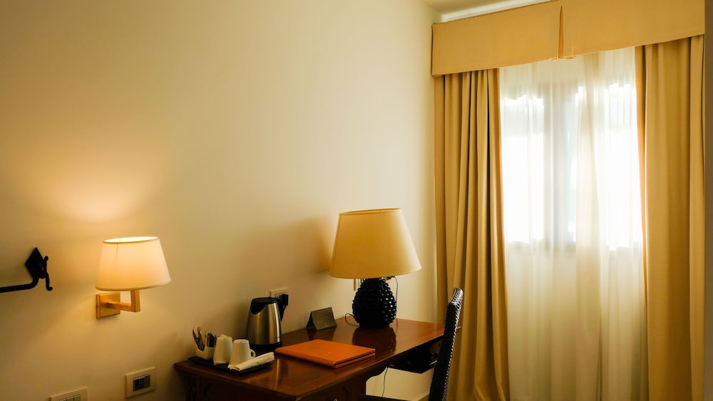Hotel Alberi del Paradiso — Hotel rooms in Cefalù, Sicily