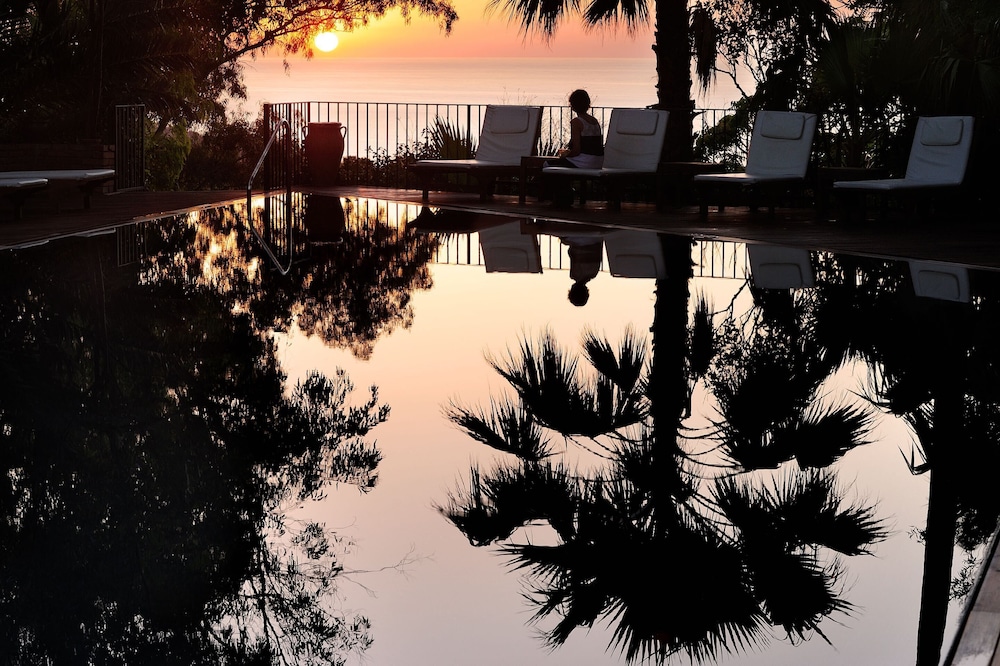 Hotel Alberi del Paradiso — Swimming pool in Cefalù, Sicily