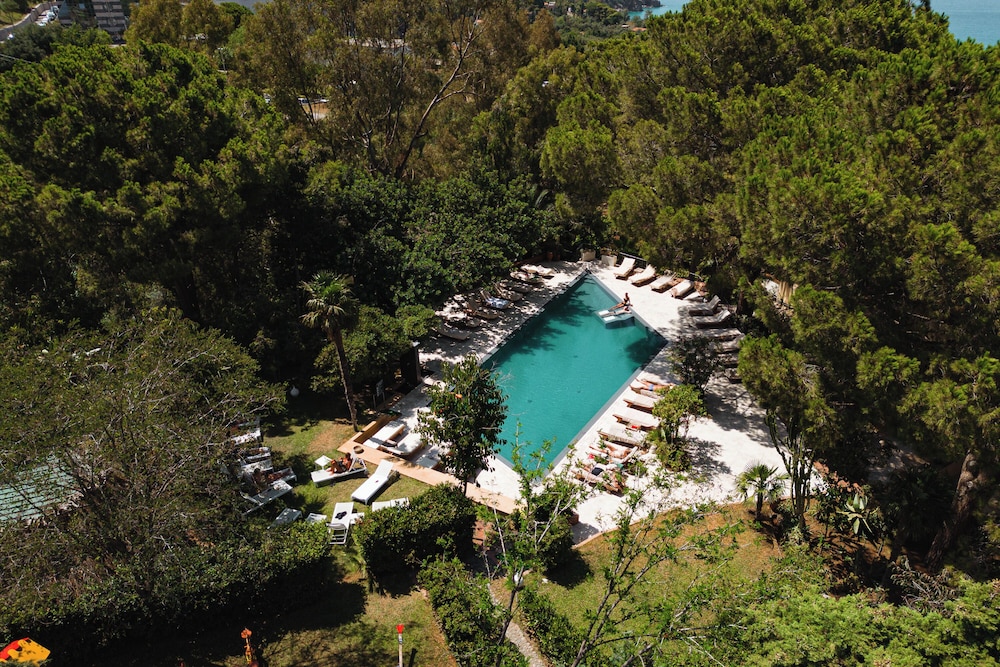 Hotel Alberi del Paradiso — Swimming pool in Cefalù, Sicily