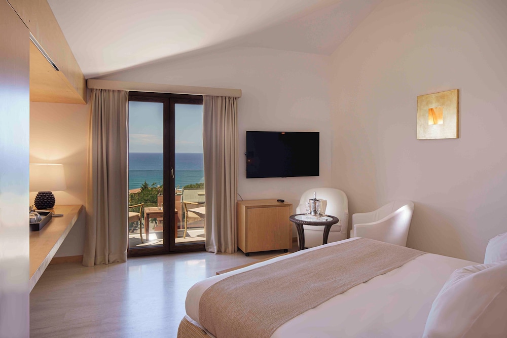 Hotel Alberi del Paradiso — Hotel rooms in Cefalù, Sicily