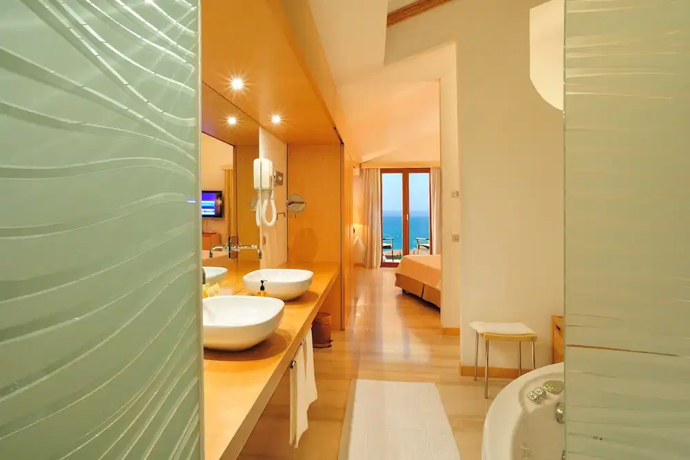 Hotel Alberi del Paradiso — Hotel rooms in Cefalù, Sicily