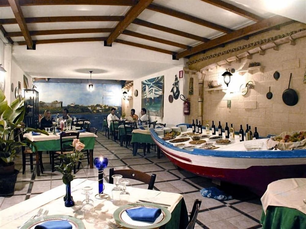 Hotel Alceste — Restaurant & bars in Castelvetrano, Sicily