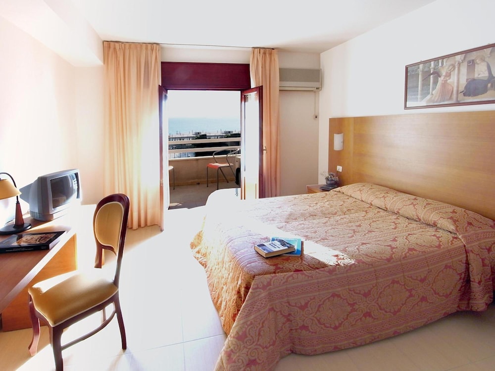 Hotel Alceste — Hotel rooms in Castelvetrano, Sicily