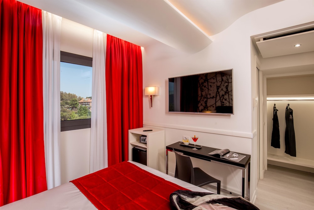 Hotel American Palace Eur — Hotel rooms in Rome, Lazio