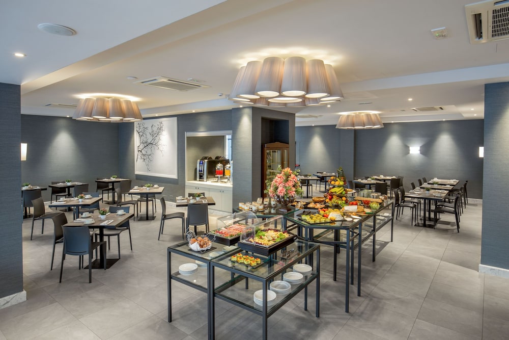 Hotel American Palace Eur — Restaurant & bars in Rome, Lazio