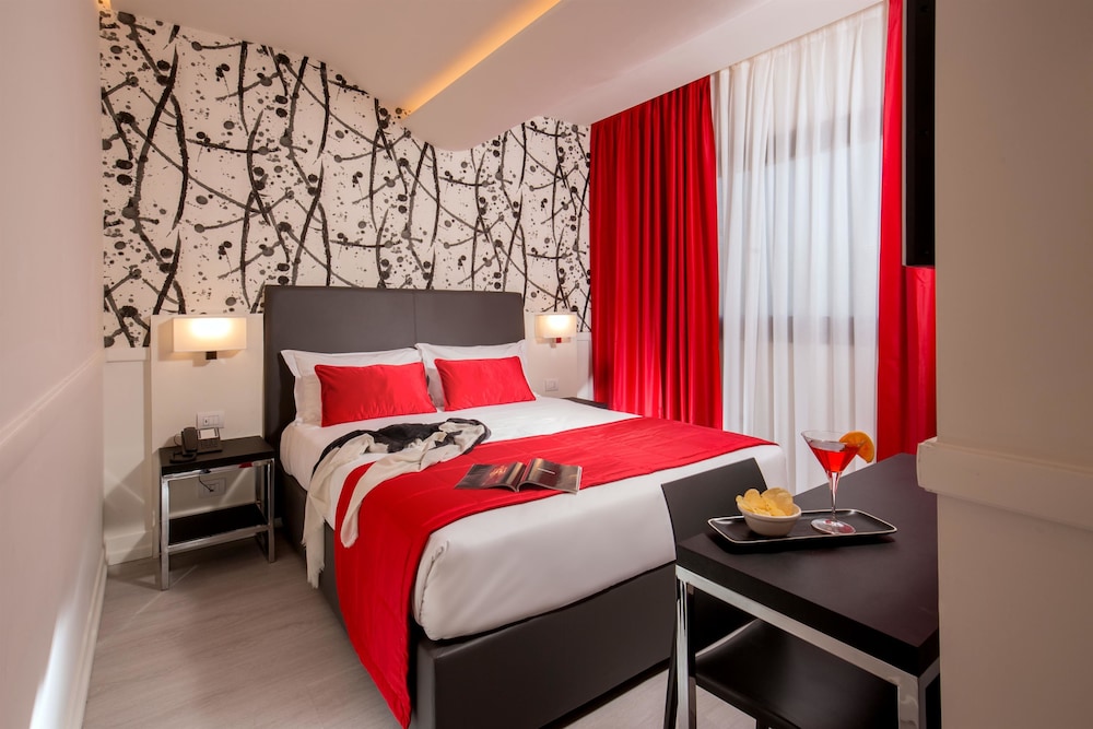 Hotel American Palace Eur — Hotel rooms in Rome, Lazio
