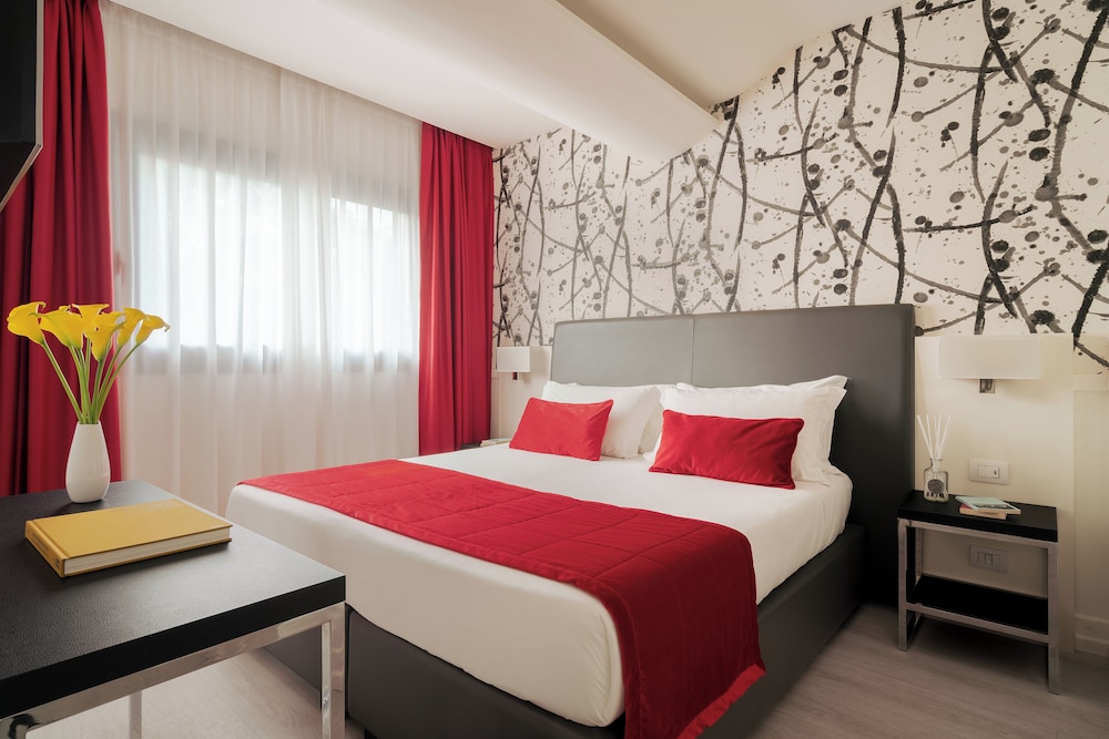 Hotel American Palace Eur — Hotel rooms in Rome, Lazio