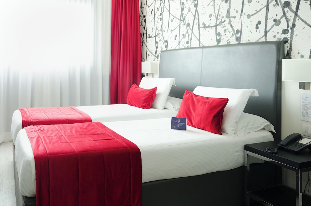 Hotel American Palace Eur — Hotel rooms in Rome, Lazio