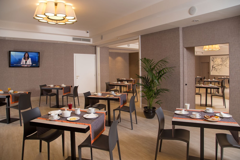 Hotel American Palace Eur — Restaurant & bars in Rome, Lazio