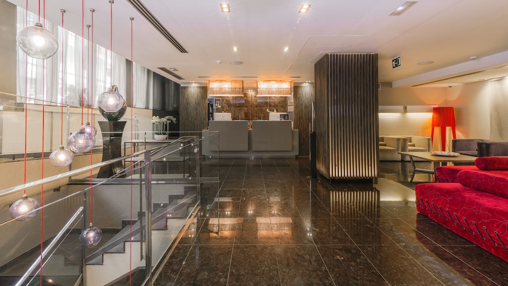 Grums Hotel — Hotel building in Barcelona, Catalonia