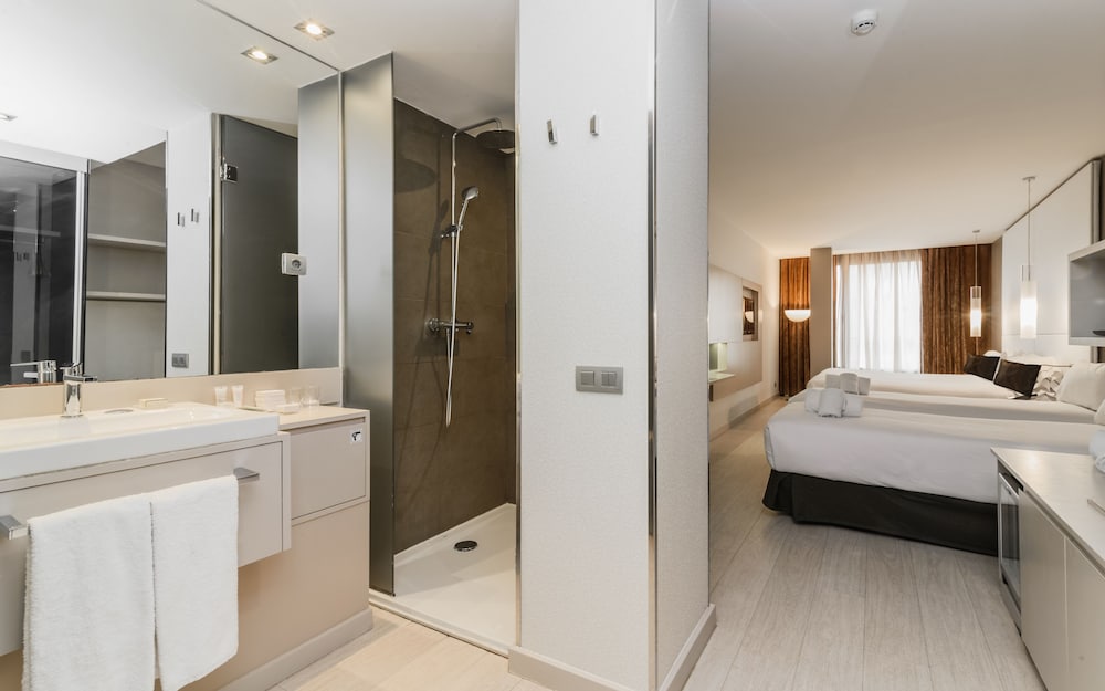 Grums Hotel — Hotel rooms in Barcelona, Catalonia