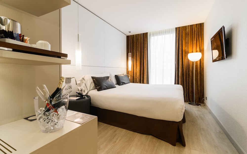 Grums Hotel — Hotel rooms in Barcelona, Catalonia