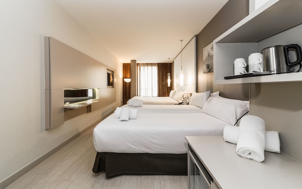 Grums Hotel — Hotel rooms in Barcelona, Catalonia