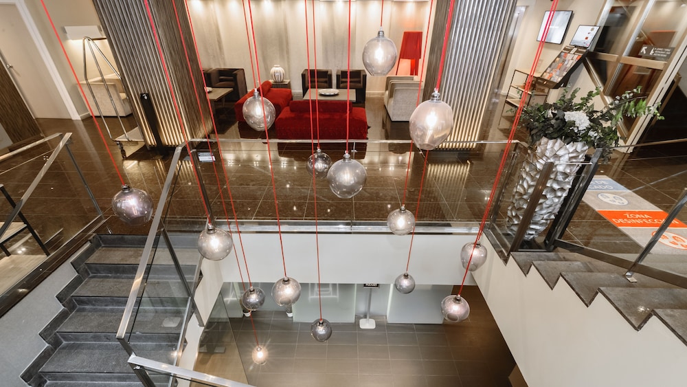 Grums Hotel — Hotel building in Barcelona, Catalonia