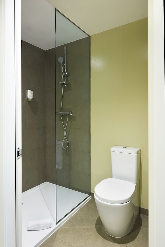 Grums Hotel — Hotel rooms in Barcelona, Catalonia