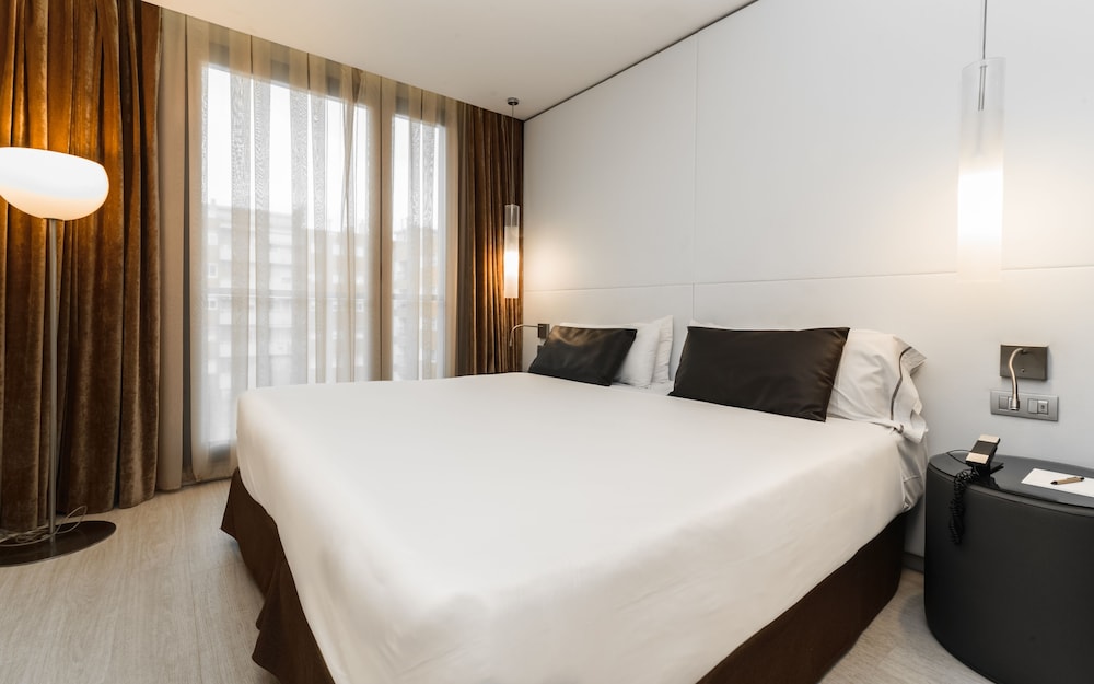 Grums Hotel — Hotel rooms in Barcelona, Catalonia