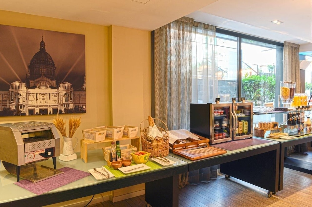 Grums Hotel — Restaurant & bars in Barcelona, Catalonia