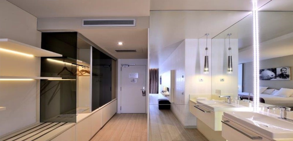 Grums Hotel — Hotel rooms in Barcelona, Catalonia