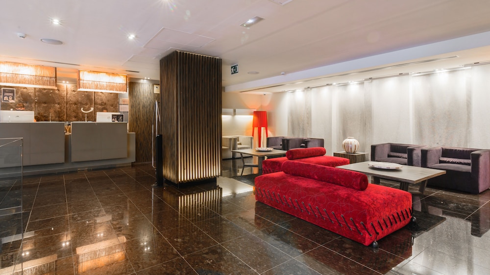 Grums Hotel — Hotel building in Barcelona, Catalonia