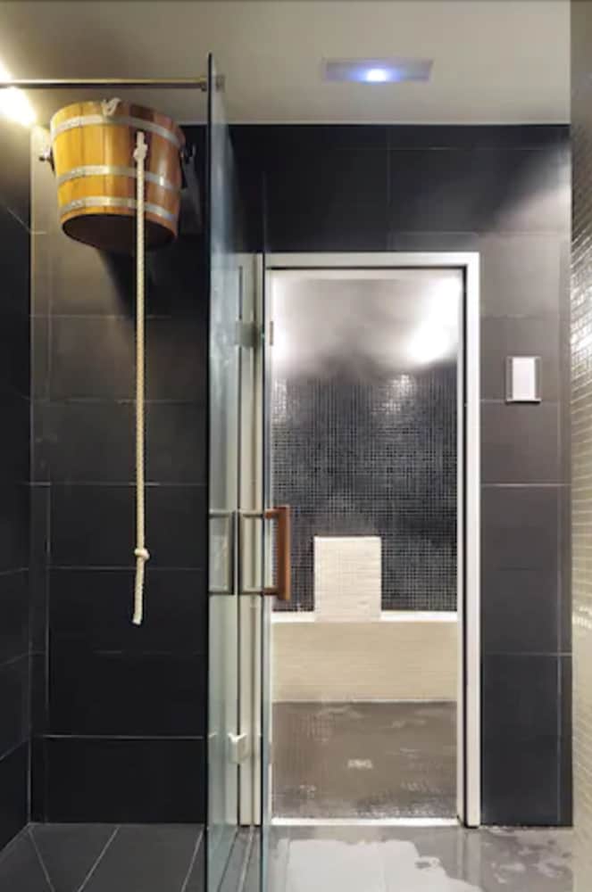 Grums Hotel — Spa in Barcelona, Catalonia