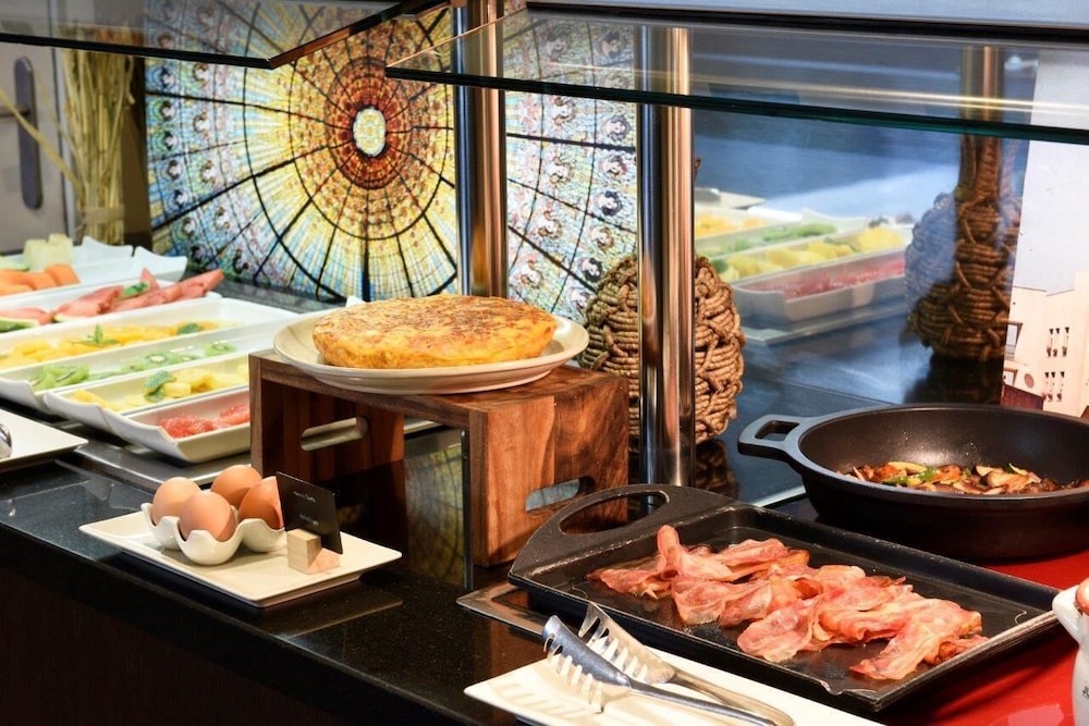 Grums Hotel — Restaurant & bars in Barcelona, Catalonia