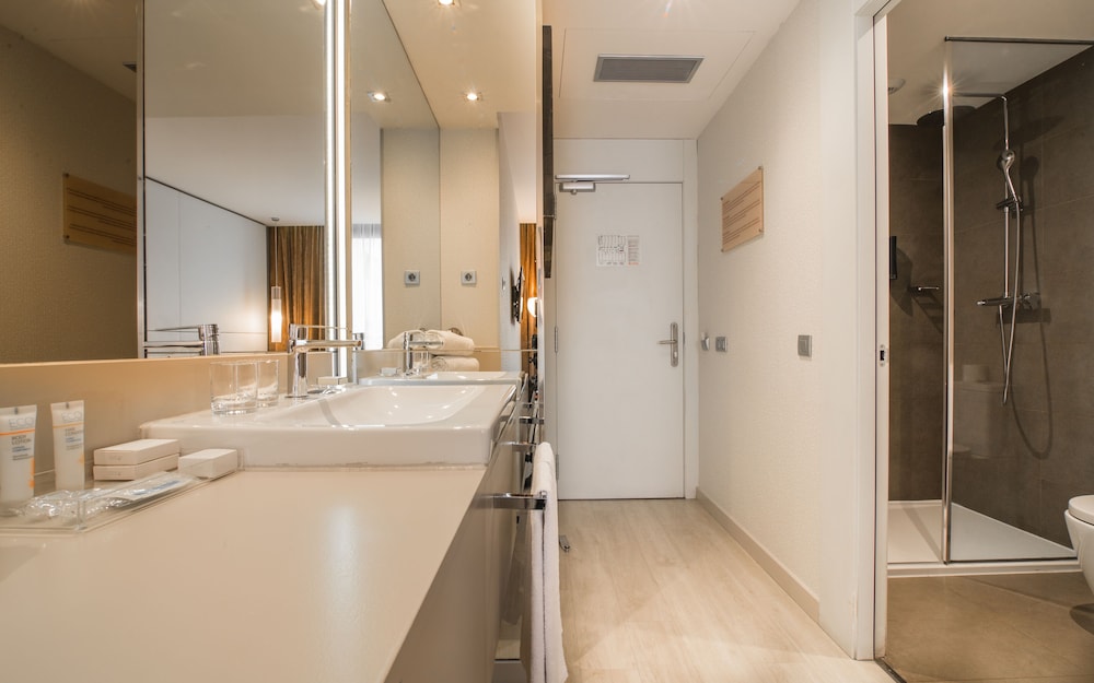 Grums Hotel — Hotel rooms in Barcelona, Catalonia
