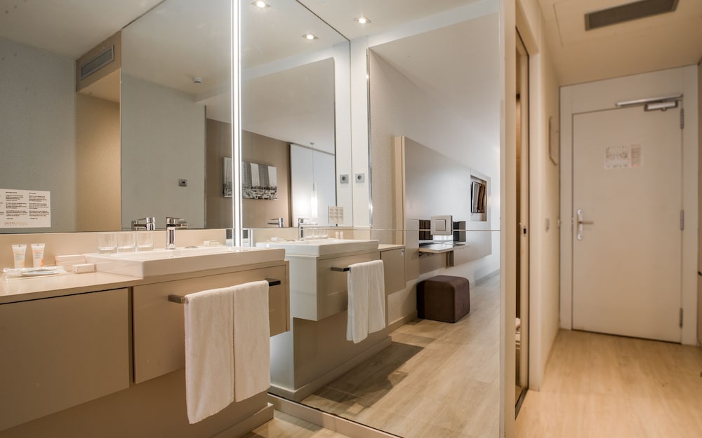 Grums Hotel — Hotel rooms in Barcelona, Catalonia