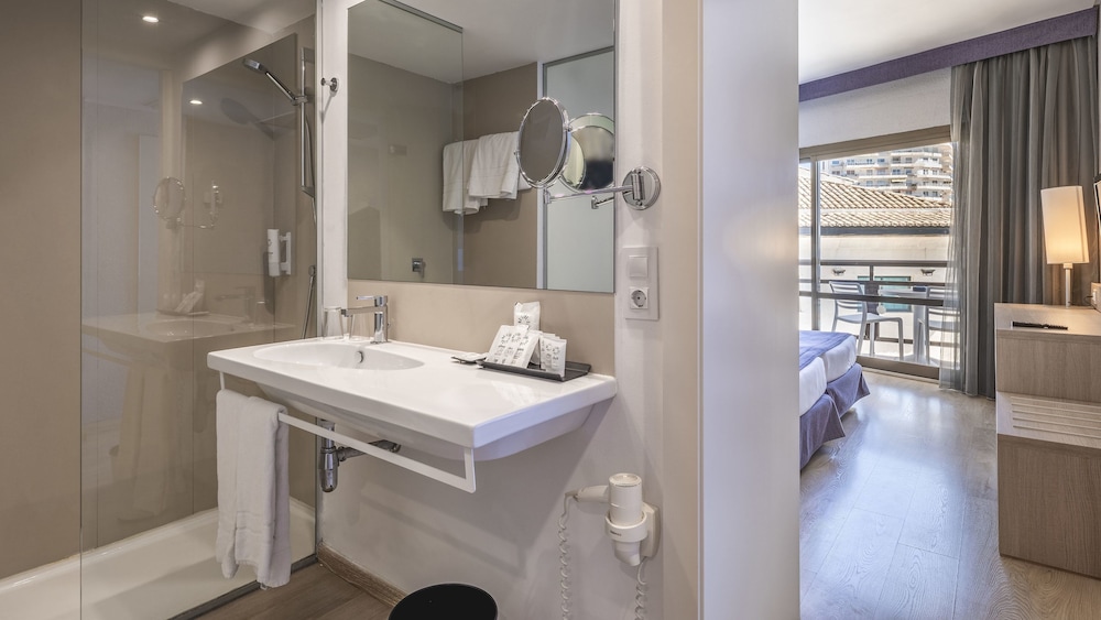 Be Live Adults Only Marivent — Hotel rooms in Palma de Mallorca, Balearic Islands