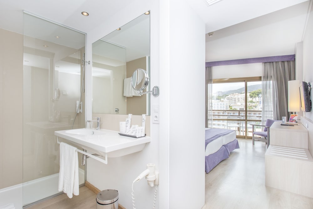 Be Live Adults Only Marivent — Hotel rooms in Palma de Mallorca, Balearic Islands