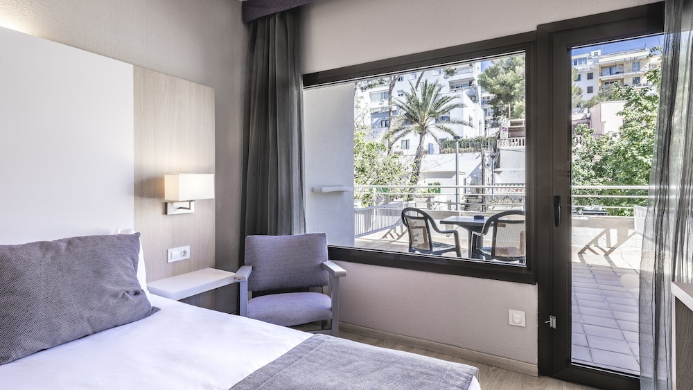 Be Live Adults Only Marivent — Hotel rooms in Palma de Mallorca, Balearic Islands
