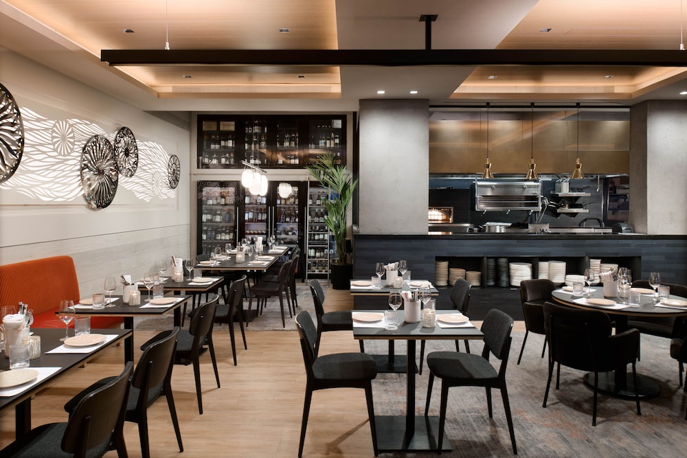 LUMA Hotel Times Square — Restaurant & bars in New York City, New York State