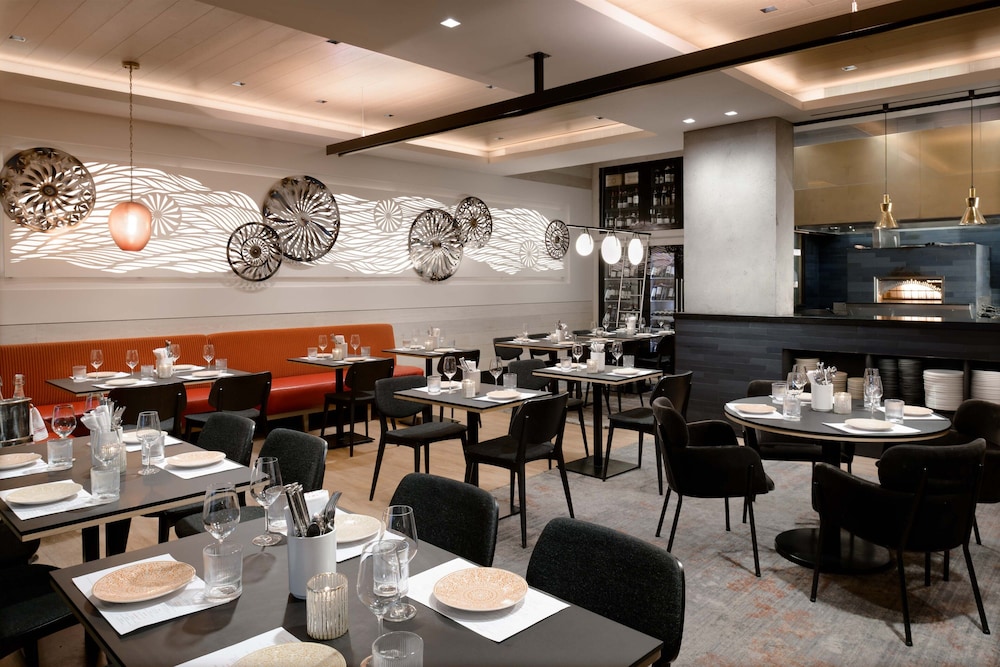 LUMA Hotel Times Square — Restaurant & bars in New York City, New York State