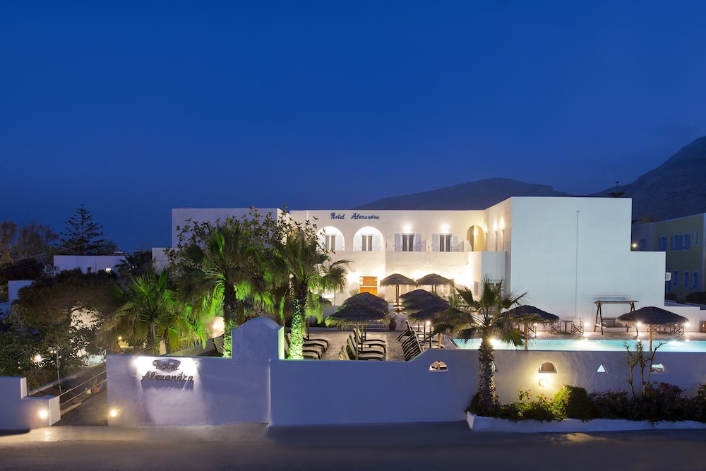 Alexandra Hotel — Hotel building in Kamari, South Aegean