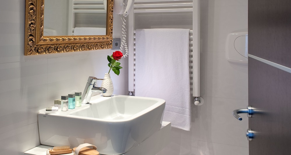 c-hotels Fiume — Hotel rooms in Rome, Lazio