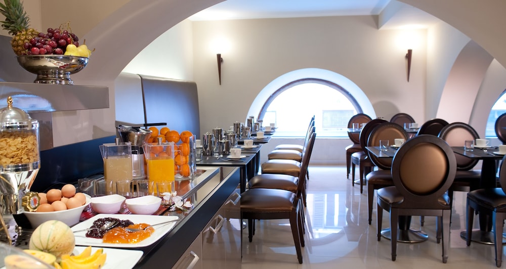 c-hotels Fiume — Restaurant & bars in Rome, Lazio