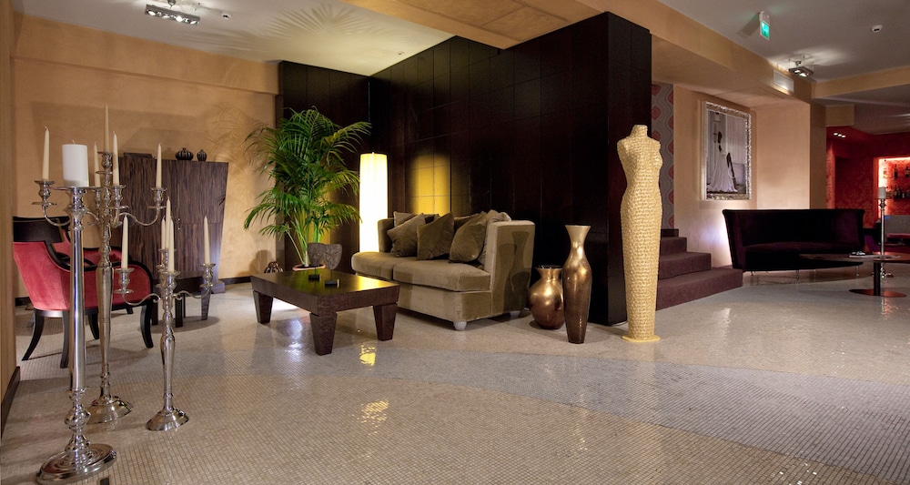 c-hotels Fiume — Hotel building in Rome, Lazio