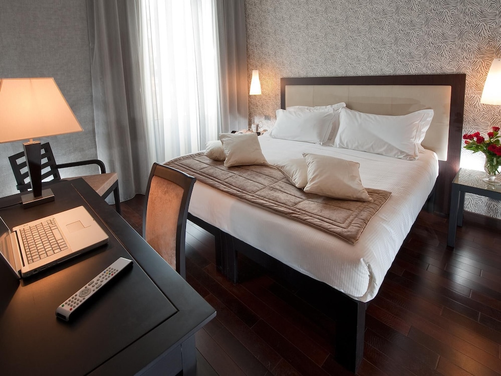 c-hotels Fiume — Hotel rooms in Rome, Lazio