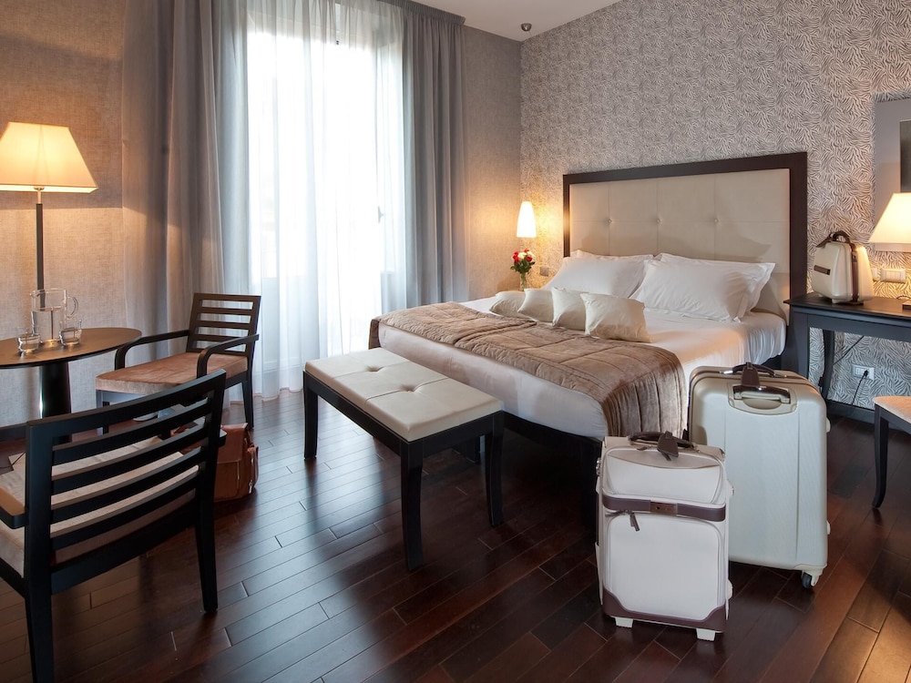 c-hotels Fiume — Hotel rooms in Rome, Lazio