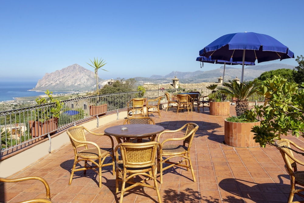 Baglio Santacroce — Restaurant & bars in Valderice, Sicily