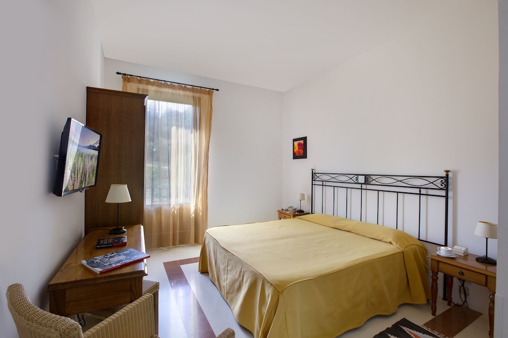 Baglio Santacroce — Hotel rooms in Valderice, Sicily