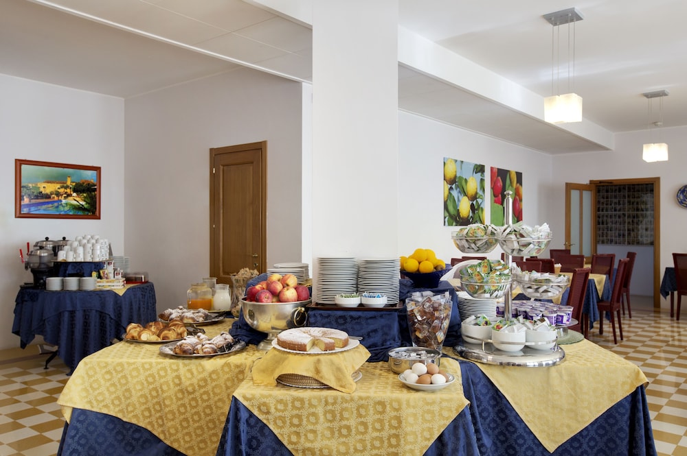 Baglio Santacroce — Restaurant & bars in Valderice, Sicily