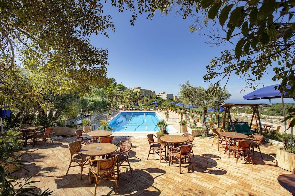 Baglio Santacroce — Swimming pool in Valderice, Sicily