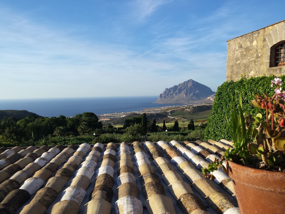 Baglio Santacroce — Attractions in the area in Valderice, Sicily