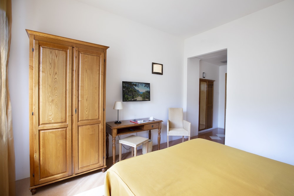 Baglio Santacroce — Hotel rooms in Valderice, Sicily