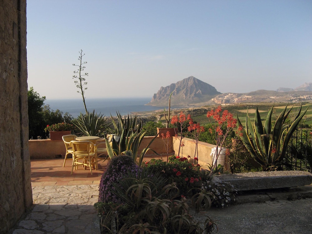 Baglio Santacroce — Attractions in the area in Valderice, Sicily