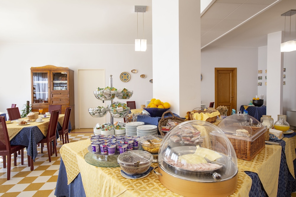 Baglio Santacroce — Restaurant & bars in Valderice, Sicily