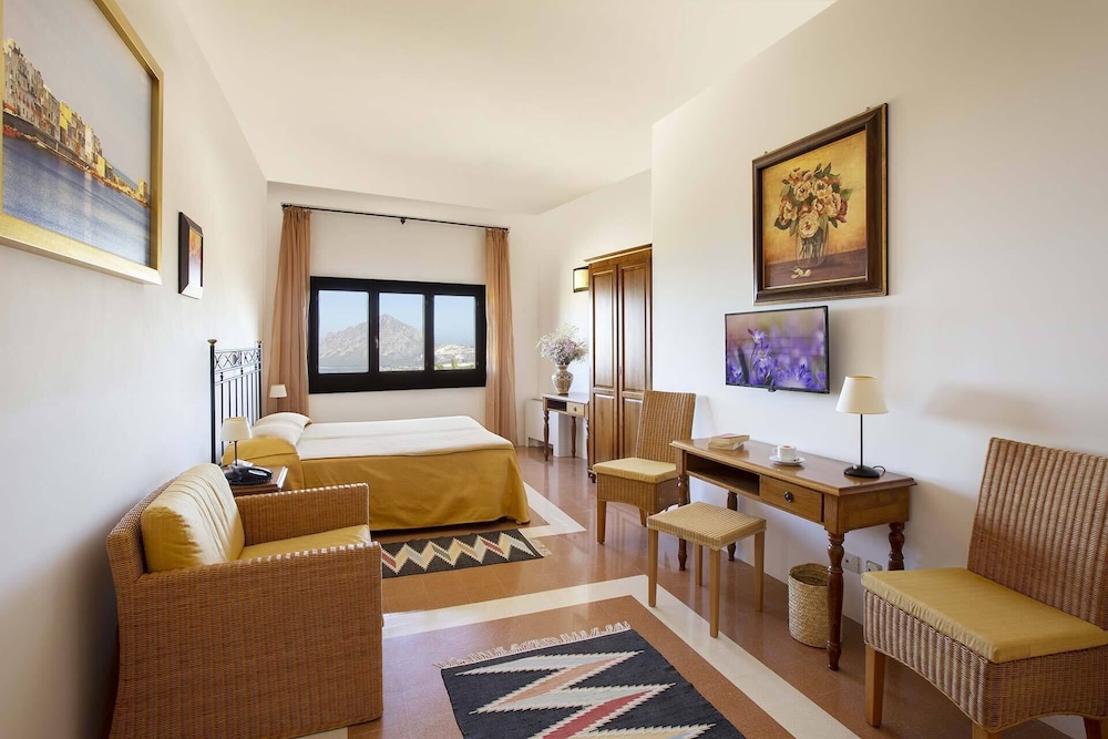 Baglio Santacroce — Hotel rooms in Valderice, Sicily